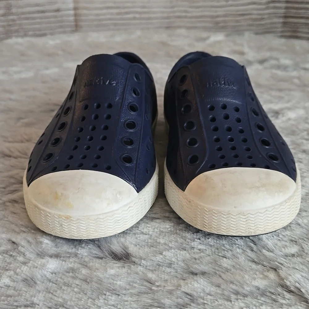 Native Navy/White Watershoes, Kids Size 7, Great Condition